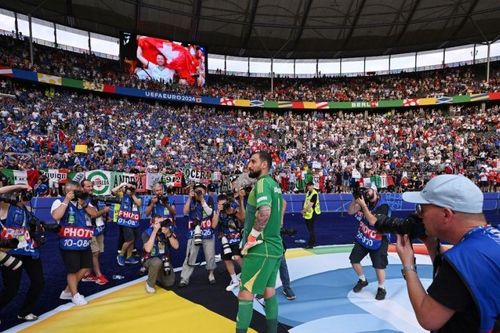 Italy thua xấu hổ ở EURO 2024, Donnarumma nói phũ, Spalletti họp gấp