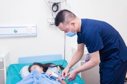 Bụng chướng to bất thường, đi khám phát hiện ung thư buồng trứng