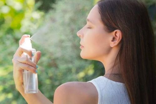Thực hư dùng xịt chống nắng khiến phổi trắng xóa