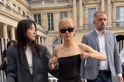 Rosé (Blackpink) gây lo lắng với thân hình gầy gò đáng báo động