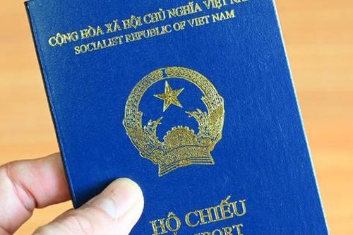Mạo danh cán bộ Cục Quản lý xuất nhập cảnh để chiếm đoạt tài sản