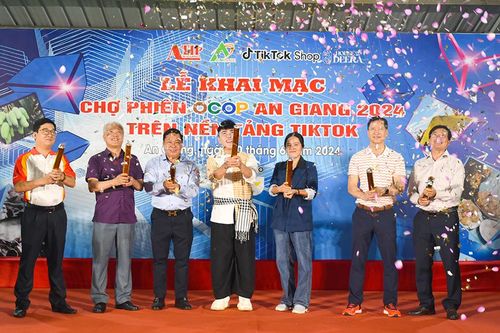Hấp dẫn Chợ phiên OCOP 'Hương vị An Giang' trên nền tảng TikTok