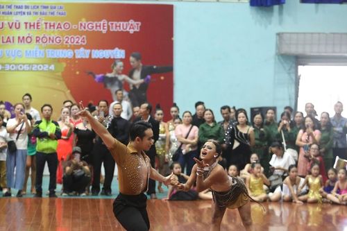 Hơn 300 vũ công tranh tài ở Giải Vô địch Khiêu vũ thể thao-nghệ thuật tỉnh Gia Lai