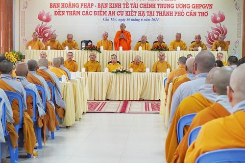 Ban Hoằng pháp T.Ư, Ban Kinh tế - Tài chính T.Ư thăm các trường hạ tại TP.Cần Thơ và tỉnh Vĩnh Long
