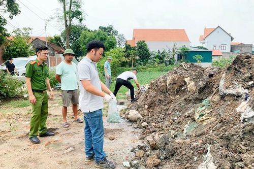 Hải Dương: Khởi tố 3 đối tượng chôn lấp trái phép hơn 400 tấn chất thải xuống ao