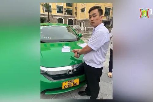 Bắt giữ lái xe taxi mua bán trái phép chất ma túy