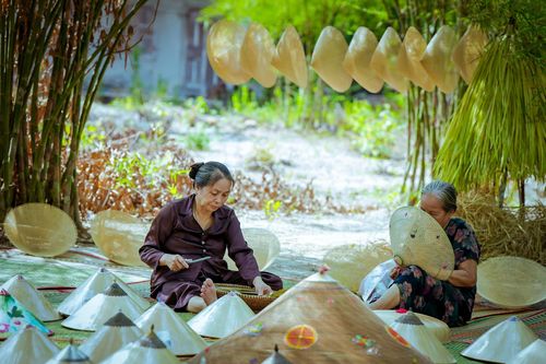 Nón ngựa Phú Gia gần 300 tuổi