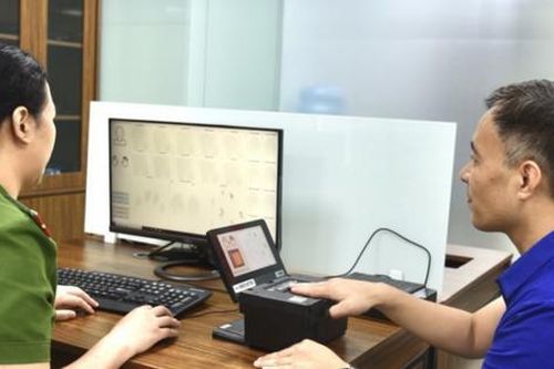 Cấp căn cước tại Sân bay Nội Bài cho người Việt Nam trở về từ nước ngoài