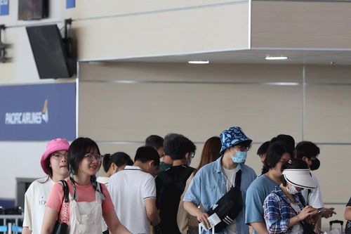 Tăng cường kiểm soát giá vé máy bay