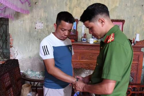 Vụ cháu bé 11 tuổi bị bạo hành ở Phú Thọ: Bắt tạm giam người tình của mẹ