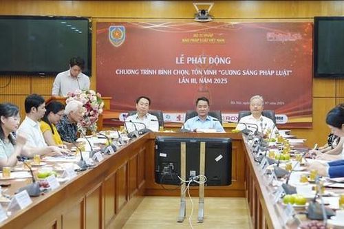 Phát động Chương trình bình chọn, tôn vinh 'Gương sáng pháp luật' lần III