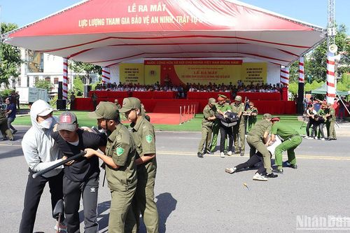 Quảng Ngãi: Lực lượng tham gia bảo vệ an ninh, trật tự ở cơ sở sẵn sàng đối phó với mọi tình huống