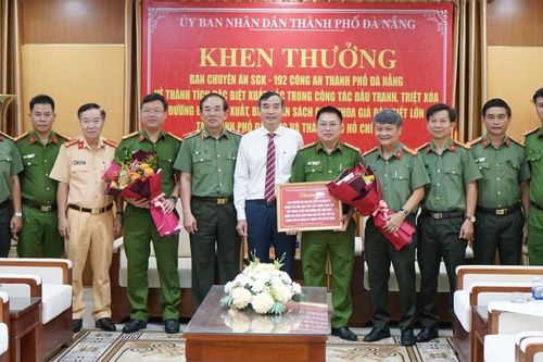 Miệt mài, thầm lặng sau những chiến công