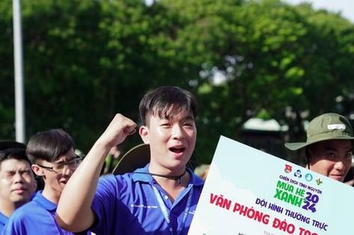 500 sinh viên tình nguyện Bách khoa ra quân chương trình 'Mùa Hè Xanh'
