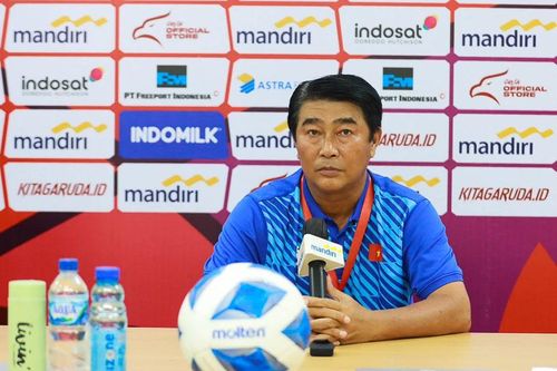 HLV Trần Minh Chiến nhận trách nhiệm sau trận thua U16 Thái Lan