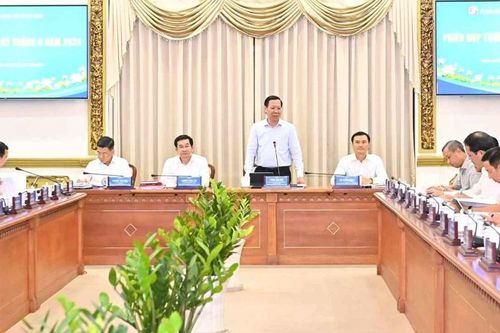 Bàn giải pháp đột phá bồi bổ 'sức khỏe' nền kinh tế TPHCM