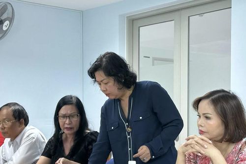 Hội Nhà văn TPHCM chỉ tạm dừng kết nạp với bà Lương Lan Hương