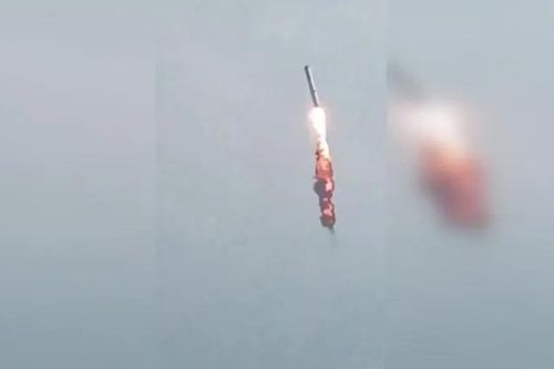 Video tên lửa Trung Quốc rơi sau khi bất ngờ phóng ngoài kế hoạch
