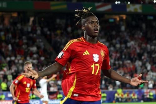 Nico Williams lập thành tích độc nhất vô nhị tại EURO