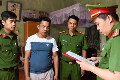 Vụ bé 11 tuổi bị mẹ và nhân tình đánh đập: Bắt tạm giam một đối tượng