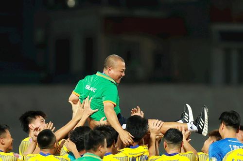 Nhìn lại chiến thắng đầy cảm xúc của Sông Lam Nghệ An ngày hạ màn V-League 2023-2024