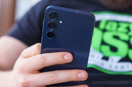 Đây là vua Android tầm trung đầu năm 2024, giá ngày càng rẻ, trang bị tốt hơn cả iPhone 15
