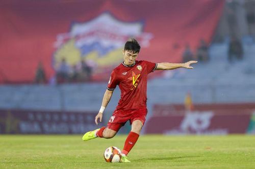 Xuân Trường nói lời từ đáy lòng khi phải đá play-off trụ hạng