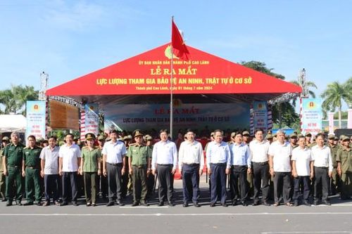 Ra mắt lực lượng tham gia bảo vệ an ninh, trật tự ở cơ sở