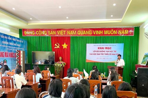 Gia Lai: Khai mạc lớp bồi dưỡng Văn học trẻ-Văn học dân tộc thiểu số