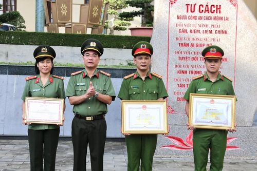 3 cá nhân thuộc Công an tỉnh Gia Lai được tặng bằng khen
