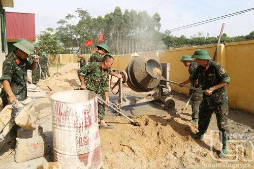Khi bộ đội về làng