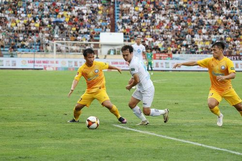 Bao giờ V-League tạo nên bản sắc?