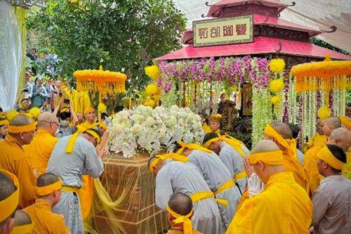 Lâm Đồng: Lễ truy niệm, cung thỉnh kim quan Hòa thượng Thích Đức Nghi nhập bảo tháp