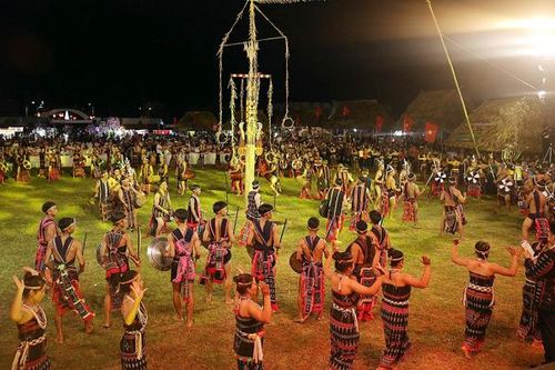 Để tiếng cồng chiêng mãi ngân vang trên dãy Trường Sơn