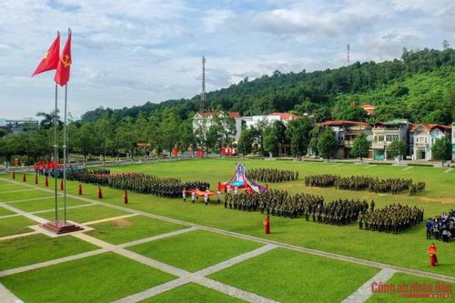 Hình ảnh đẹp Lễ ra mắt lực lượng bảo vệ ANTT ở cơ sở tại Lào Cai