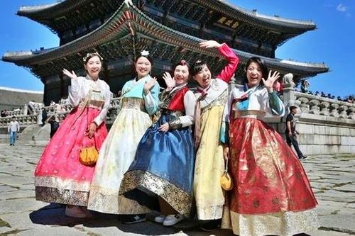 Ban nhạc K-pop BTS và phim 'Chào mừng tới Samdal-ri' dậy sóng du lịch Hàn Quốc
