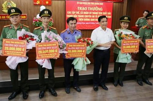 Bóc gỡ đường dây cờ bạc qua mạng có máy chủ ở Mỹ, giao dịch 20 tỷ đồng mỗi ngày