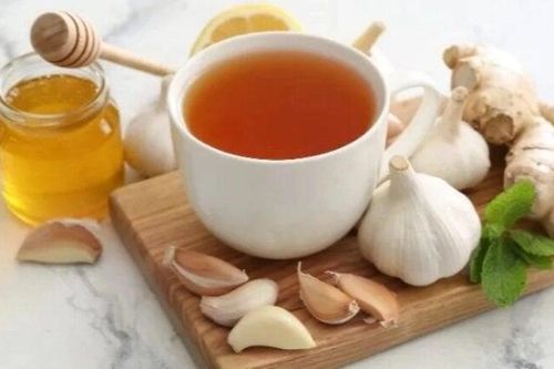 Lợi ích không ngờ từ trà tỏi nếu bạn dùng đúng cách