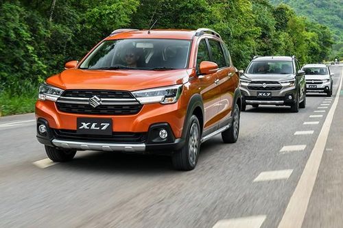 Giá lăn bánh Suzuki XL7 mới nhất đang rẻ chưa từng có, Mitsubishi Xpander Cross gặp đối thủ lớn về doanh số