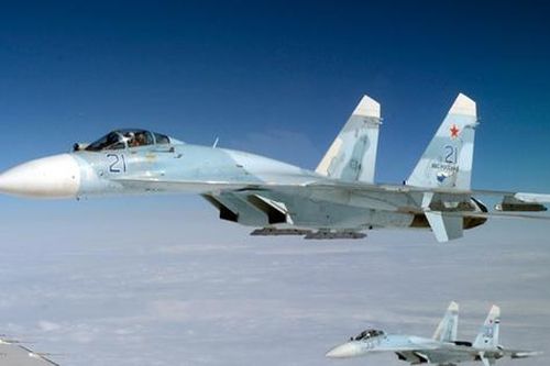 Su-27 Nga chặn tiêm kích F-16 Đan Mạch