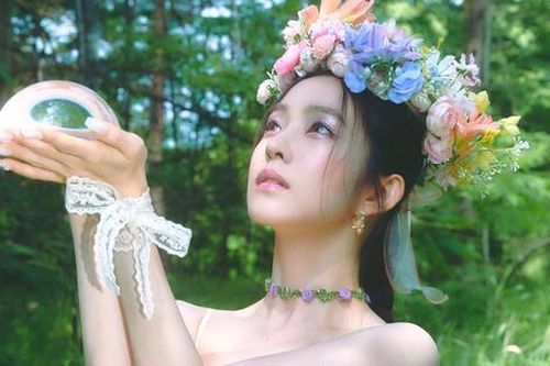 Những khoảnh khắc làm nên biểu tượng 'original visual' của Irene Red Velvet