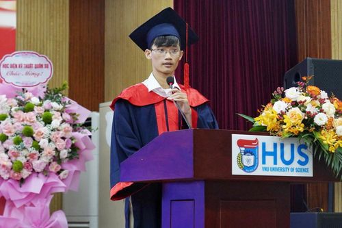 Nam sinh Bình Định tốt nghiệp thủ khoa trường Tự nhiên Hà Nội