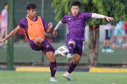 Tin nóng bóng đá Việt 2/7: Quang Hải sắp gia hạn hợp đồng với CAHN, U19 Việt Nam chờ cầu thủ Việt kiều