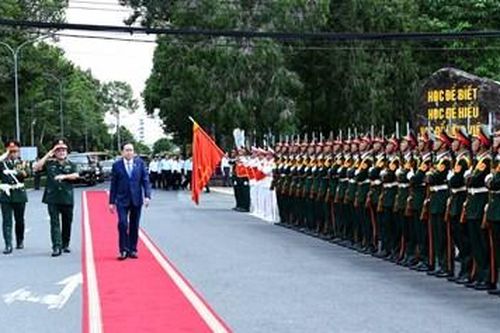 Chủ tịch Quốc hội Trần Thanh Mẫn thăm, làm việc với Quân khu 9