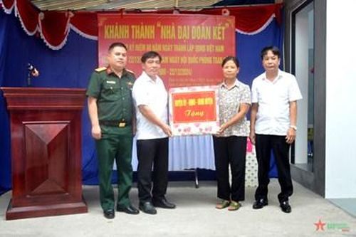 Trao 'Nhà đại đoàn kết' tặng gia đình hộ nghèo trên địa bàn huyện Vĩnh Tường