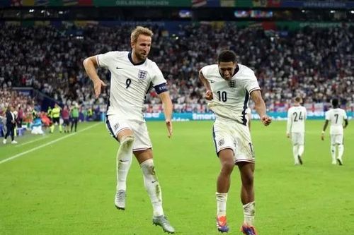 'Người hùng' tuyển Anh có hành vi phản cảm với đối thủ ở EURO 2024