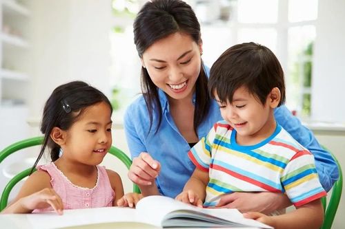 Dạy con cách giao tiếp văn minh