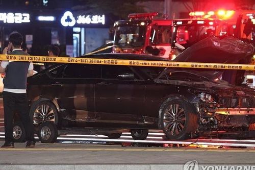 'Xe điên' lao vào người đi bộ ở Seoul, ít nhất 9 người thiệt mạng