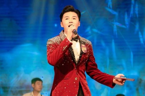 Vũ Tất Phàm 'đốn tim' khán giả bằng giọng hát Bolero đầy ngọt ngào