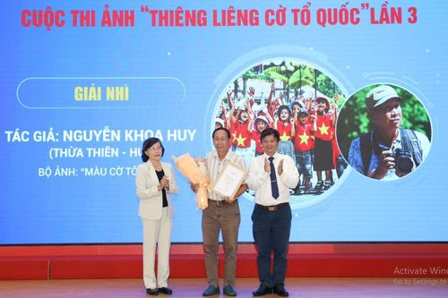 Trao giải 2 cuộc thi 'Chủ quyền Quốc gia bất khả xâm phạm' và 'Thiêng liêng cờ Tổ quốc'